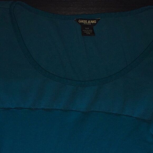 Guess top women’s size medium turquoise aqua long shirt good coverage modest - Picture 4 of 9
